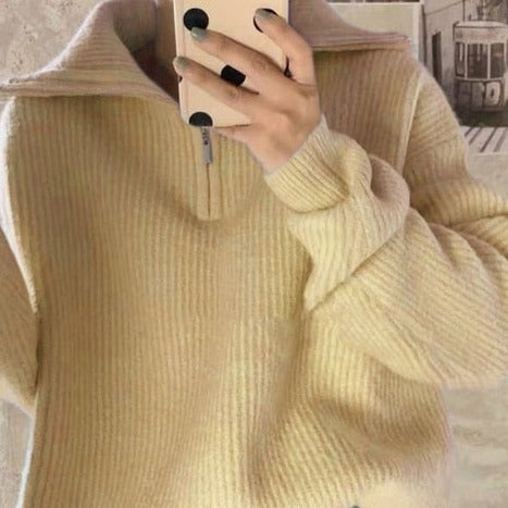 Turtleneck zipper sweater for women | Stylish and versatile knitwear | Shop Sartona