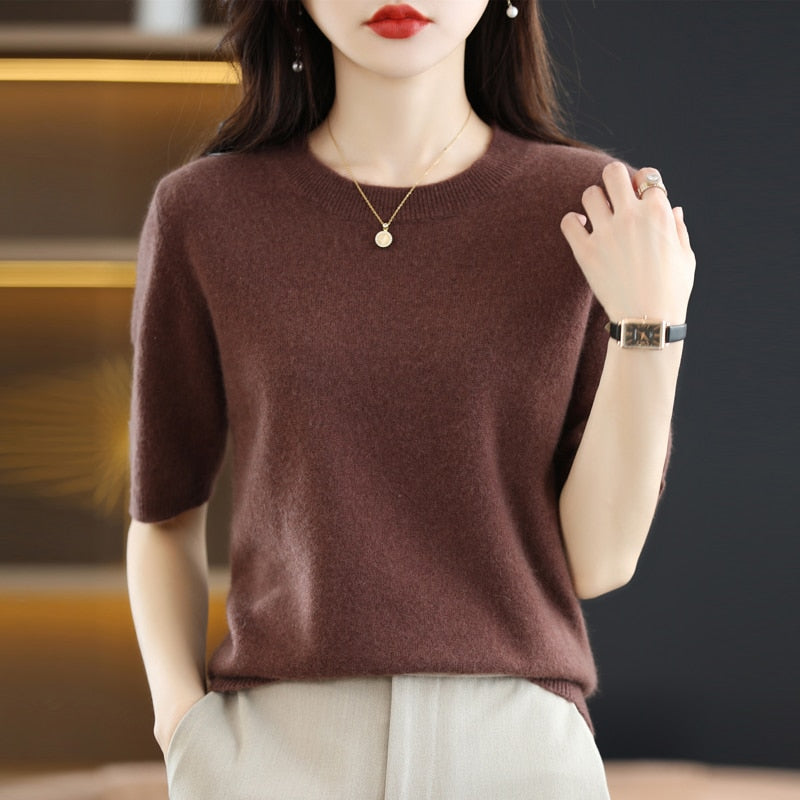 Thin pullover top for women | Lightweight and stylish fashion | Shop Sartona