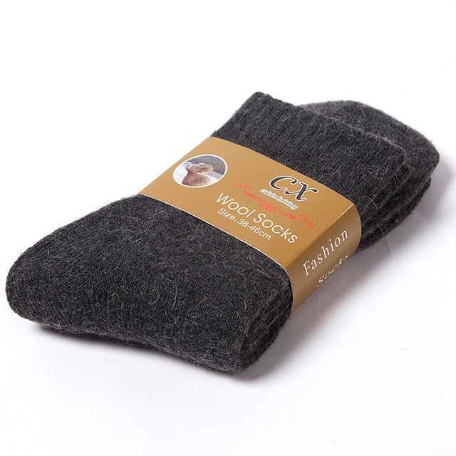 Warm wool socks for men and women | Cozy and comfortable footwear | Shop Sartona