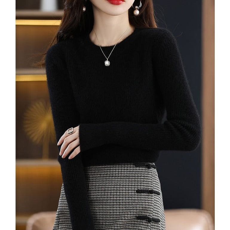 100% merino wool knitted sweater | Luxurious and cozy fashion | Shop Sartona