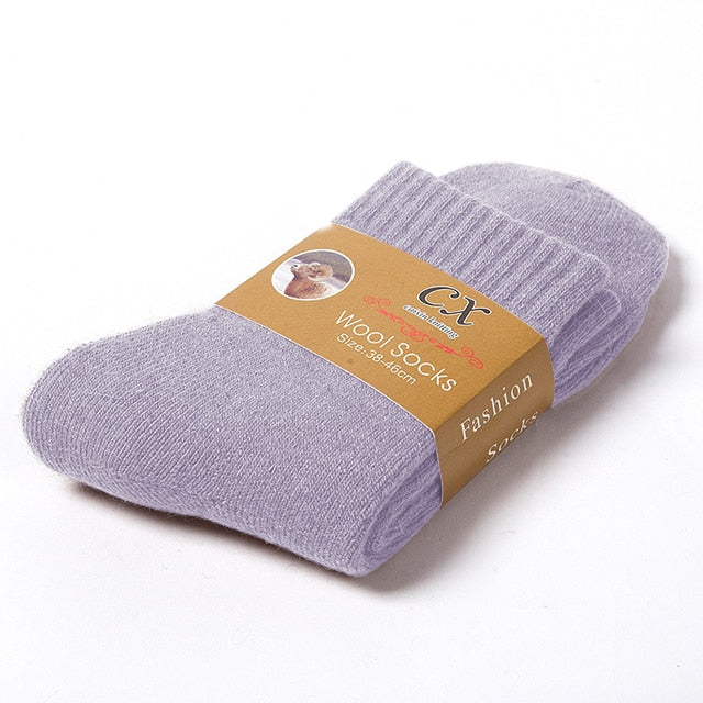 Warm wool socks for men and women | Cozy and comfortable footwear | Shop Sartona