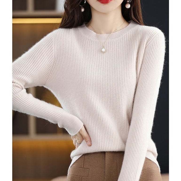 100% merino wool knitted sweater | Luxurious and cozy fashion | Shop Sartona