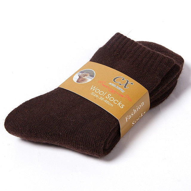 Warm wool socks for men and women | Cozy and comfortable footwear | Shop Sartona