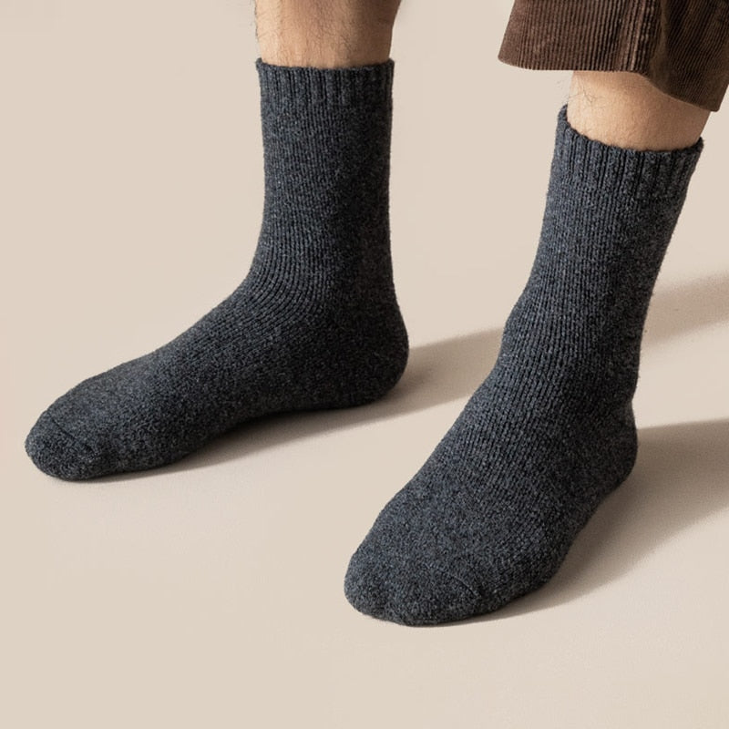 Warm wool socks for men and women | Cozy and comfortable footwear | Shop Sartona